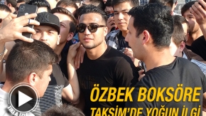 Özbek boksöre Taksim'de yoğun ilgi 