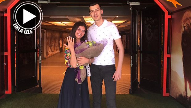 Türk Telekom Stadyumu'nda evlilik teklifi