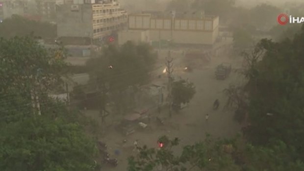 Hindistan'da kum fırtınası: 19 ölü,49 yaralı