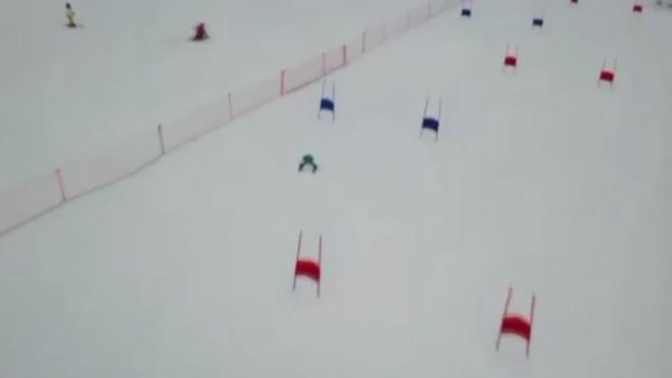 Robot kayakçılar pistte