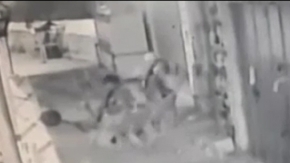 İsrail askerleri Filistinli genci döve döve öldürdü