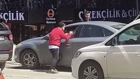 Üsküdar'da iki sürücüden yumruk yumruğa kavga